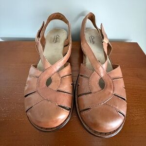 Clarks Bendables Leather Sandals Tan Closed Toe Size 9